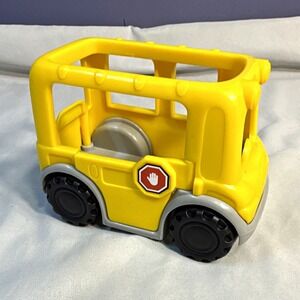 Fisher-Price Little People Yellow School Bus Vehicle B4817 2006 Vintage